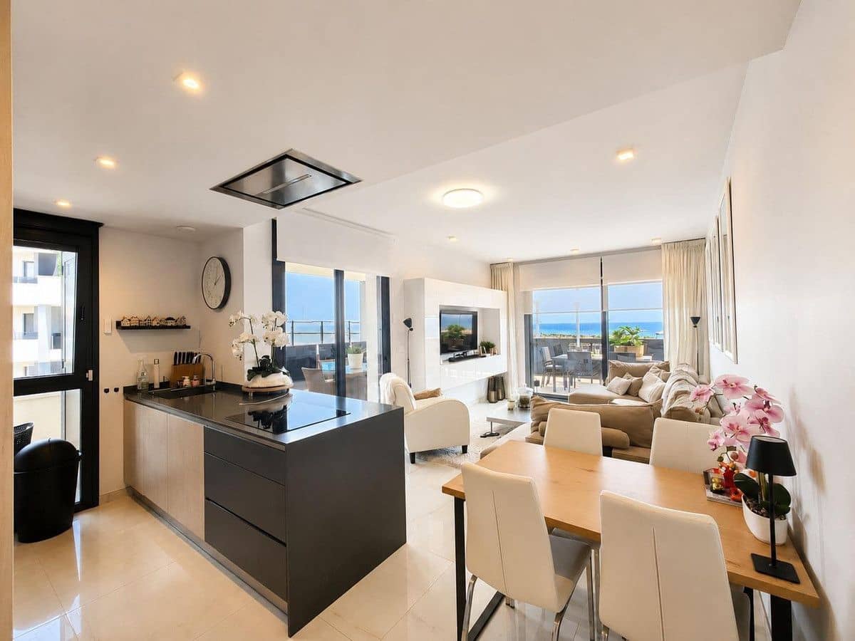 3 bedroom Apartment for sale in La Zenia - € 485,000 (Ref: 10028165)