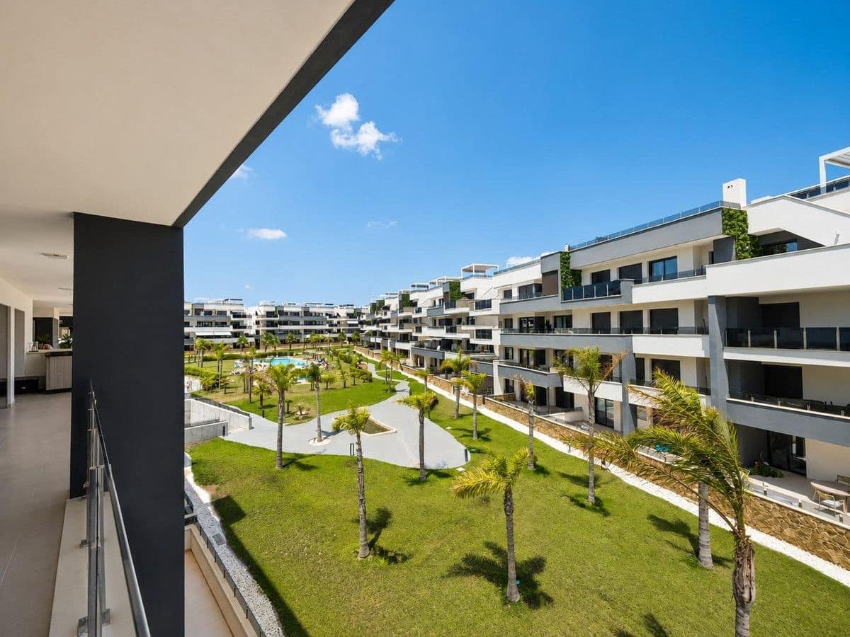 3 bedroom Apartment for sale in La Zenia - € 485,000 (Ref: 10028165)