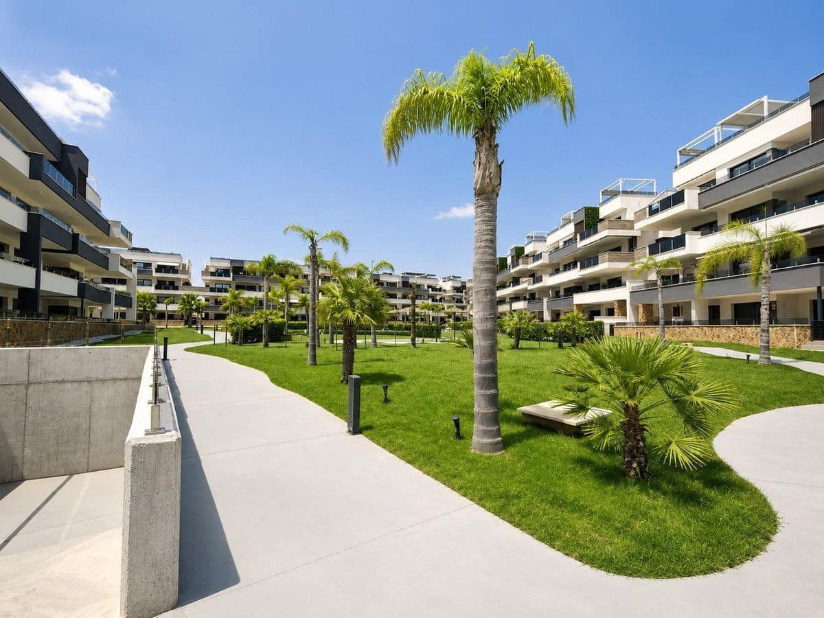 3 bedroom Apartment for sale in La Zenia - € 485,000 (Ref: 10028165)