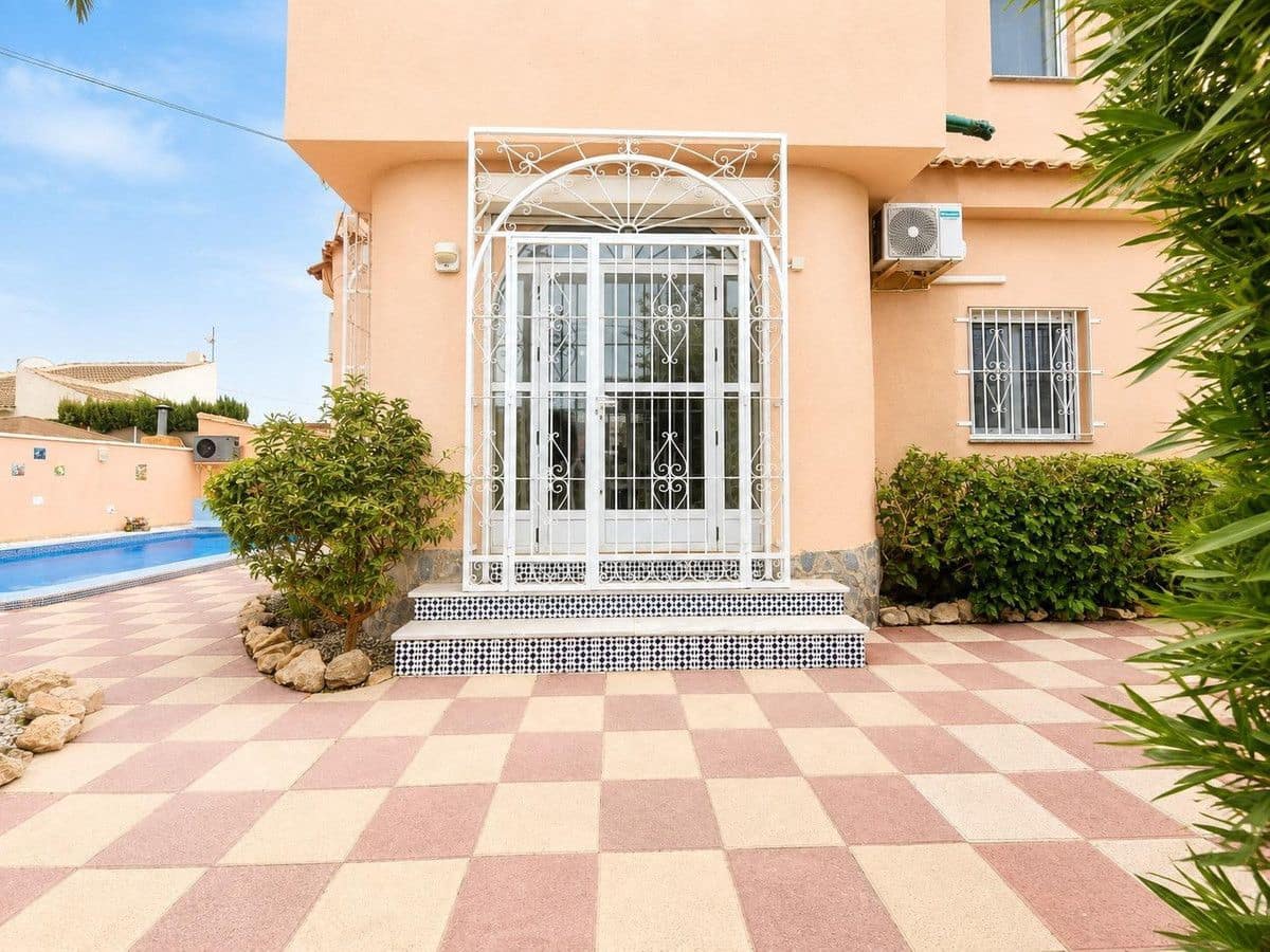 3 sovrum Villa till salu i Pilar de la Horadada - 449 000 € (Ref: 10028166)