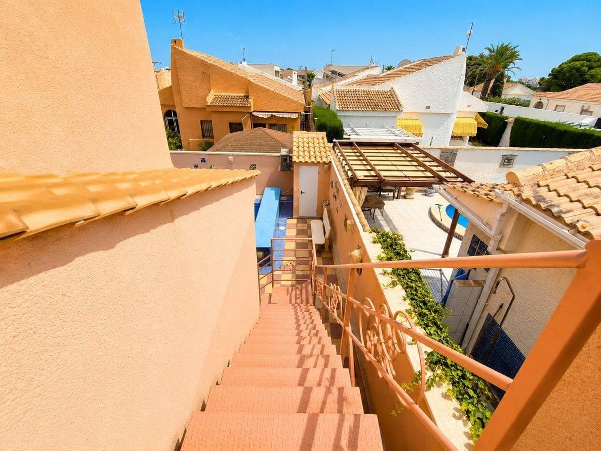 3 sovrum Villa till salu i Pilar de la Horadada - 449 000 € (Ref: 10028166)