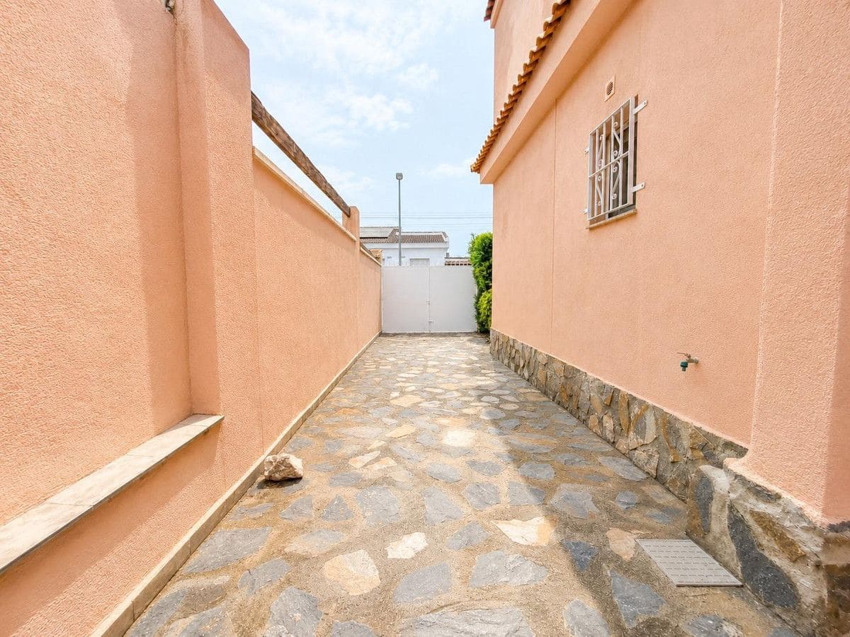 3 sovrum Villa till salu i Pilar de la Horadada - 449 000 € (Ref: 10028166)