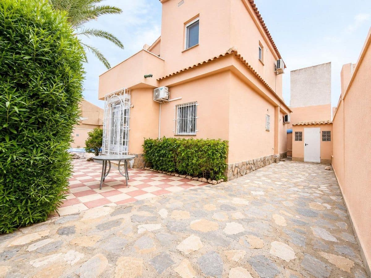 3 sovrum Villa till salu i Pilar de la Horadada - 449 000 € (Ref: 10028166)