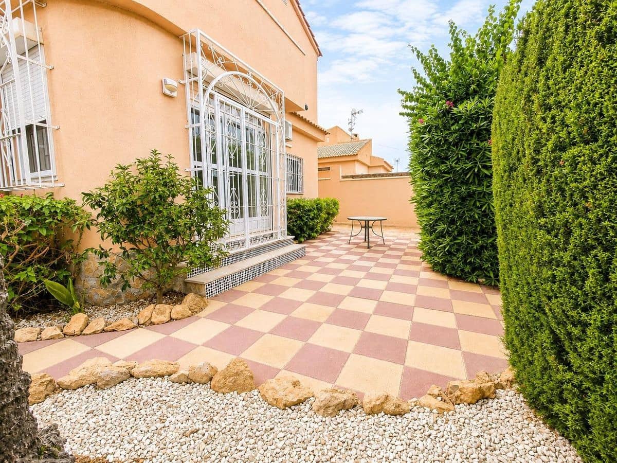 3 sovrum Villa till salu i Pilar de la Horadada - 449 000 € (Ref: 10028166)