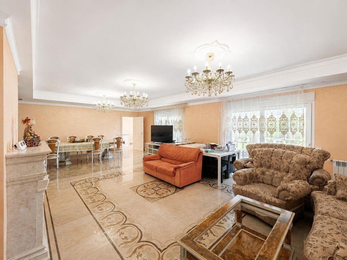 12 bedroom Villa for sale in Orihuela Costa - € 1,750,000 (Ref: 10028168)