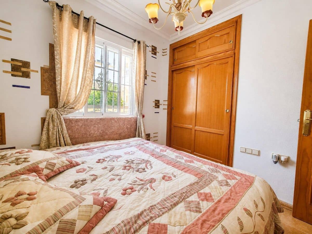 2 sypialnia Willa na sprzedaż w Orihuela Costa - 225 000 € (Ref: 10028169)