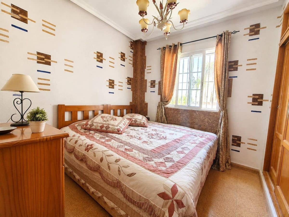 2 sypialnia Willa na sprzedaż w Orihuela Costa - 225 000 € (Ref: 10028169)