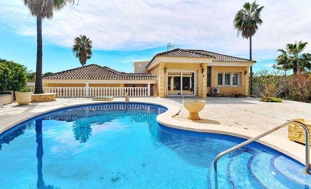 5 soverom Villa til salgs i Mil Palmeras, Pilar de la Horadada med svømmebasseng - € 990 000 (Ref: 10028173)
