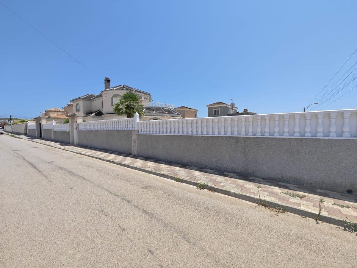 3 soveværelse Villa til salg i San Luis - € 450.000 (Ref: 10028174)