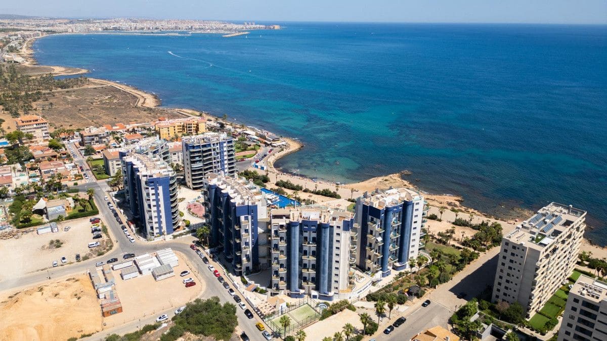 3 bedroom Apartment for sale in Orihuela Costa with pool - € 810,000 (Ref: 10028175)