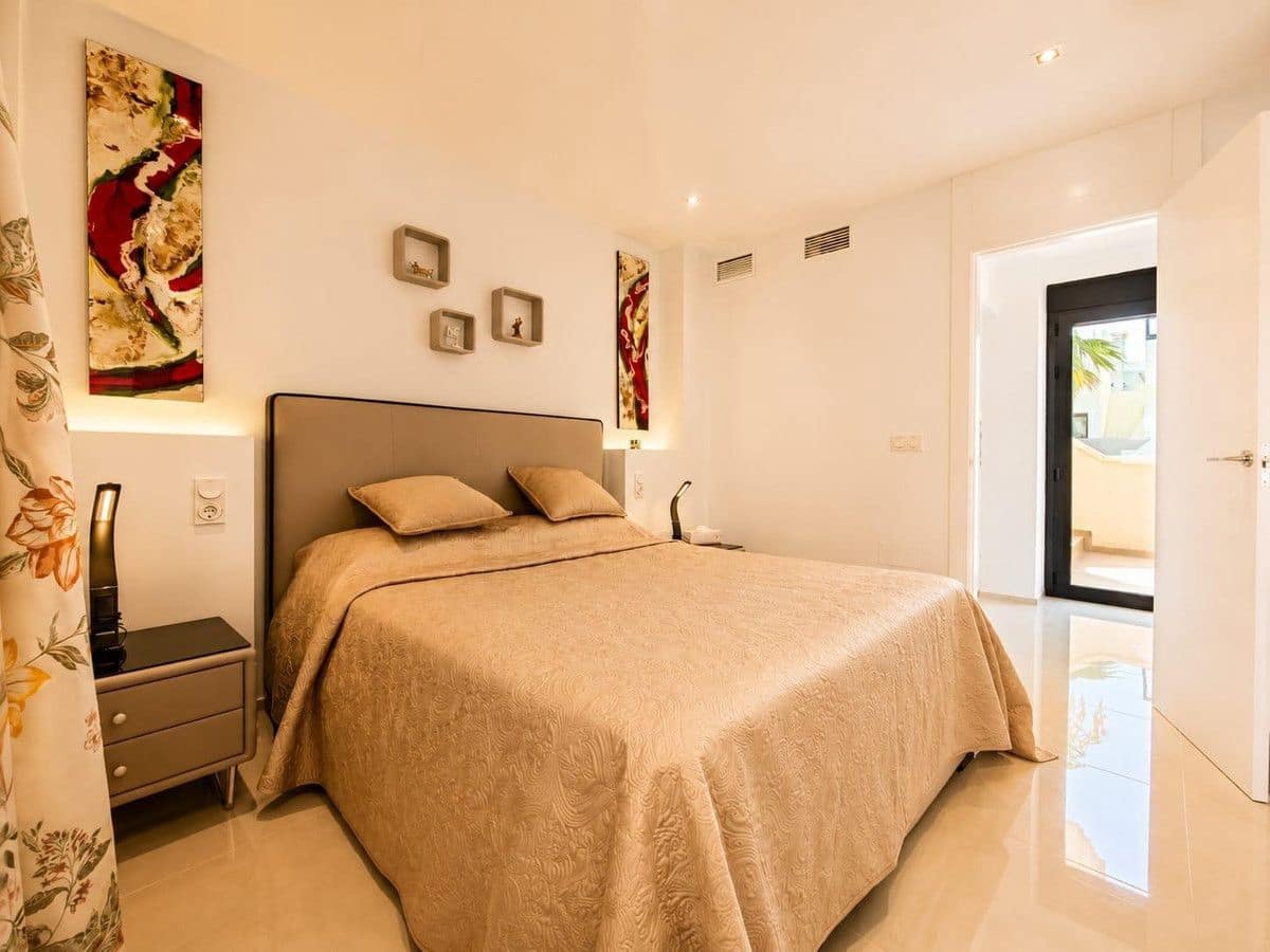 5 slaapkamer Villa te koop in Orihuela Costa - € 900.000 (Ref: 10028182)