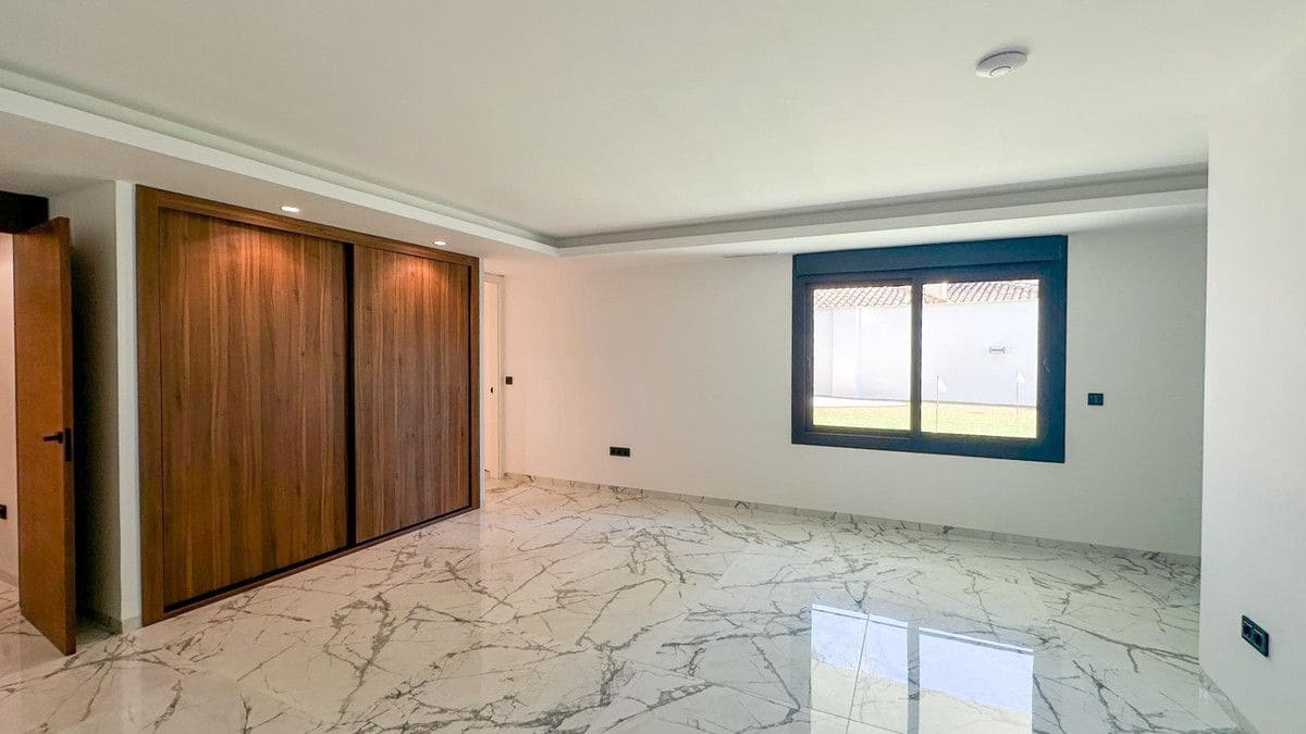 4 bedroom Villa for sale in Orihuela Costa - € 2,950,000 (Ref: 10028183)