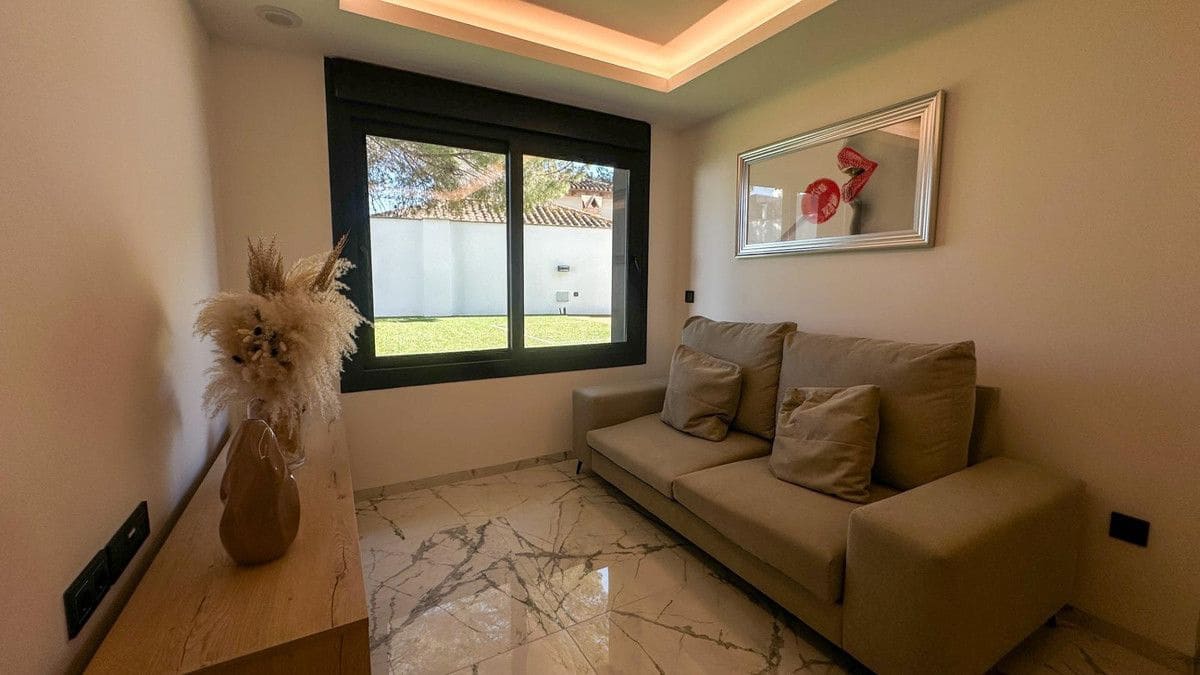 4 bedroom Villa for sale in Orihuela Costa - € 2,950,000 (Ref: 10028183)