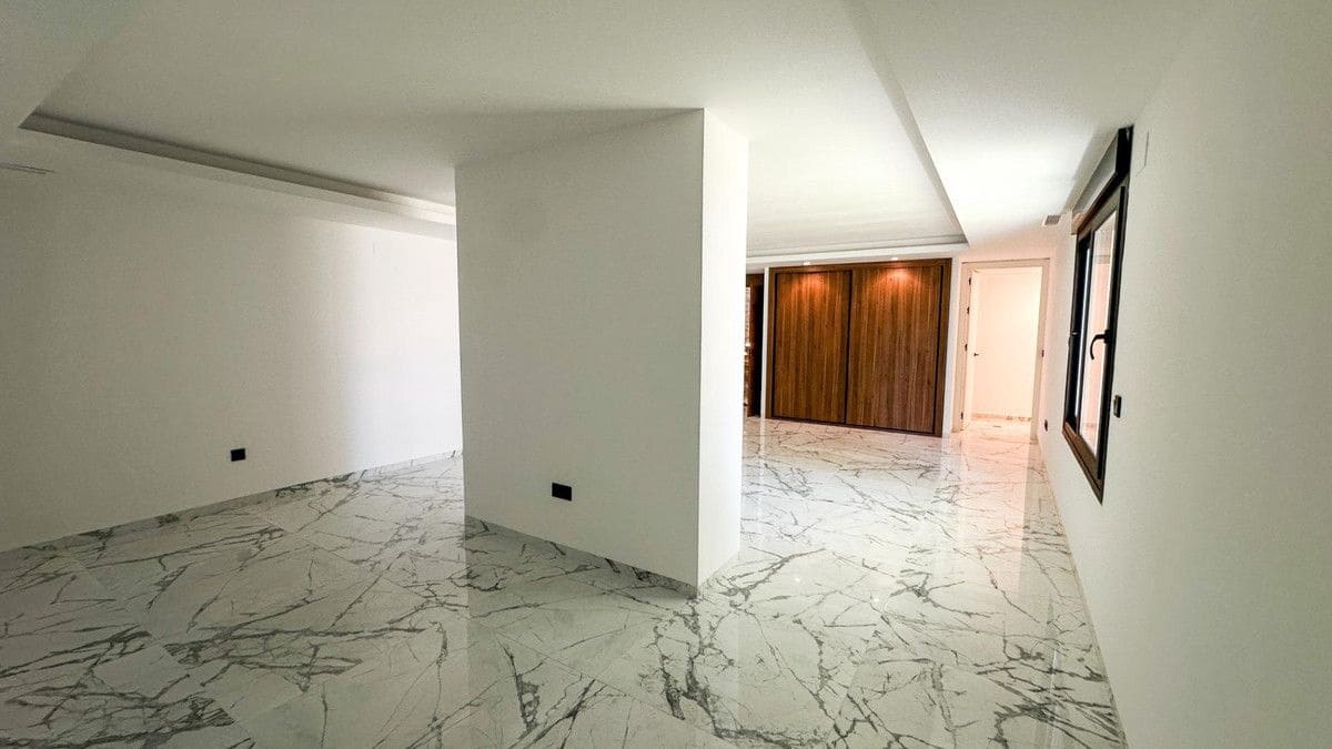 4 bedroom Villa for sale in Orihuela Costa - € 2,950,000 (Ref: 10028183)