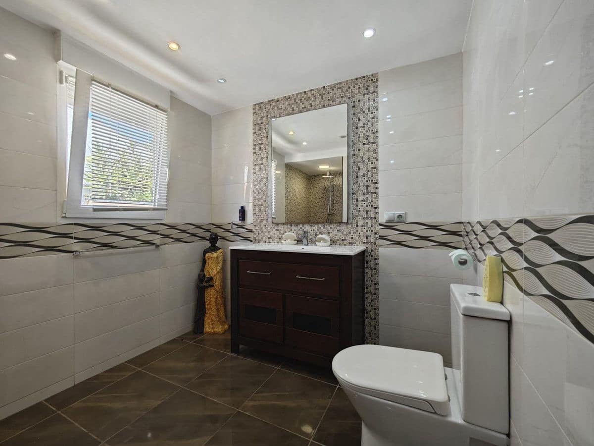 2 bedroom Villa for sale in Orihuela Costa - € 375,000 (Ref: 10028188)