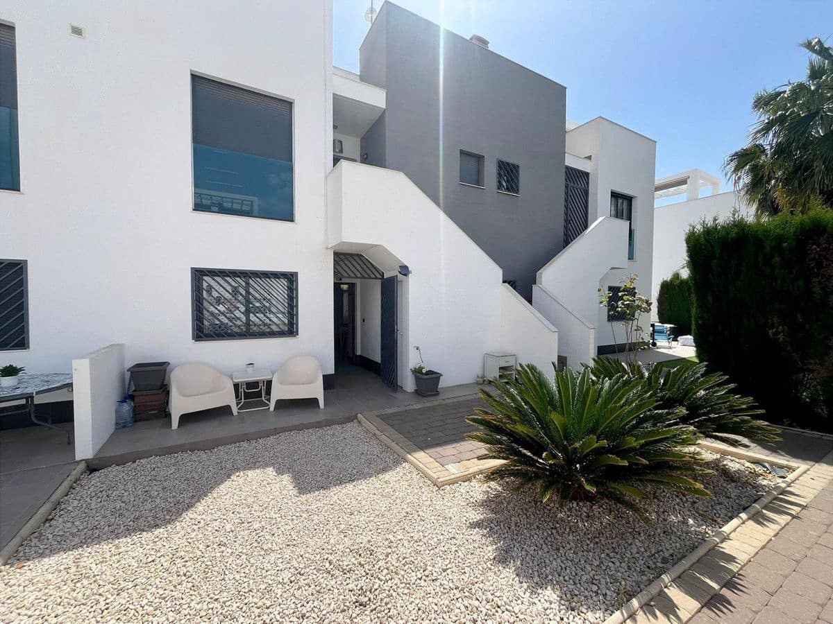 2 bedroom Villa for sale in La Zenia - € 267,000 (Ref: 10028194)