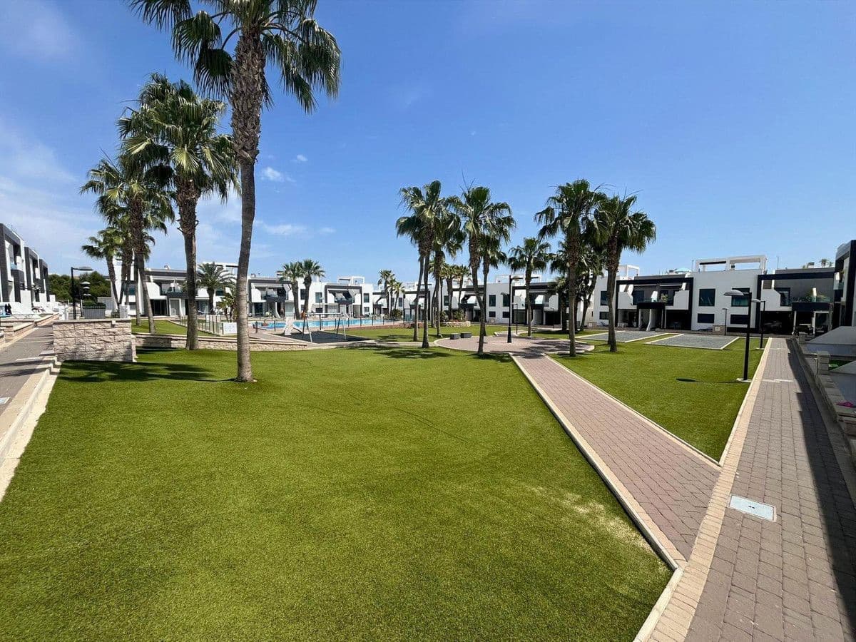 2 bedroom Villa for sale in La Zenia - € 267,000 (Ref: 10028194)