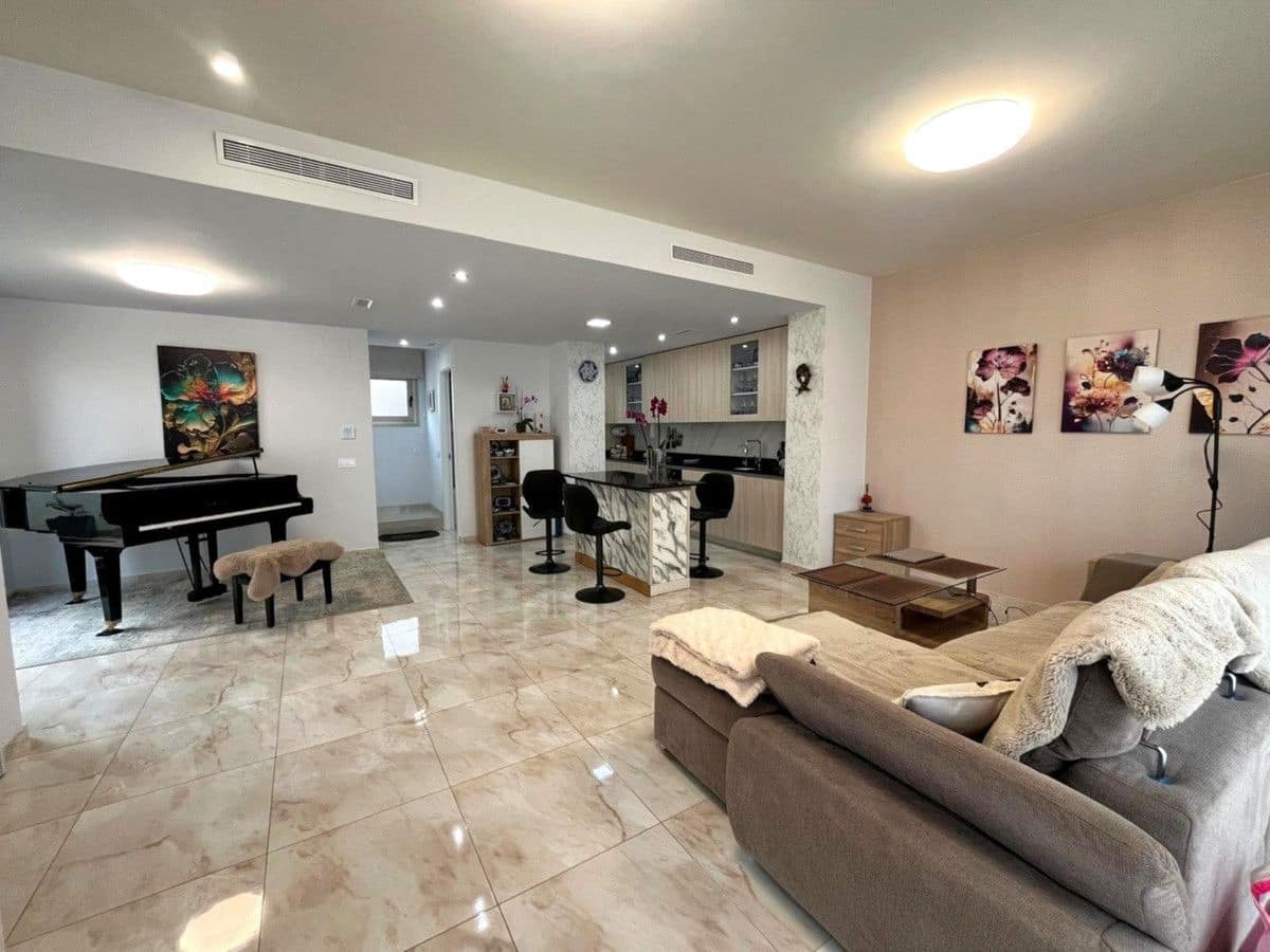 3 bedroom Villa for sale in Orihuela Costa - € 469,000 (Ref: 10028197)