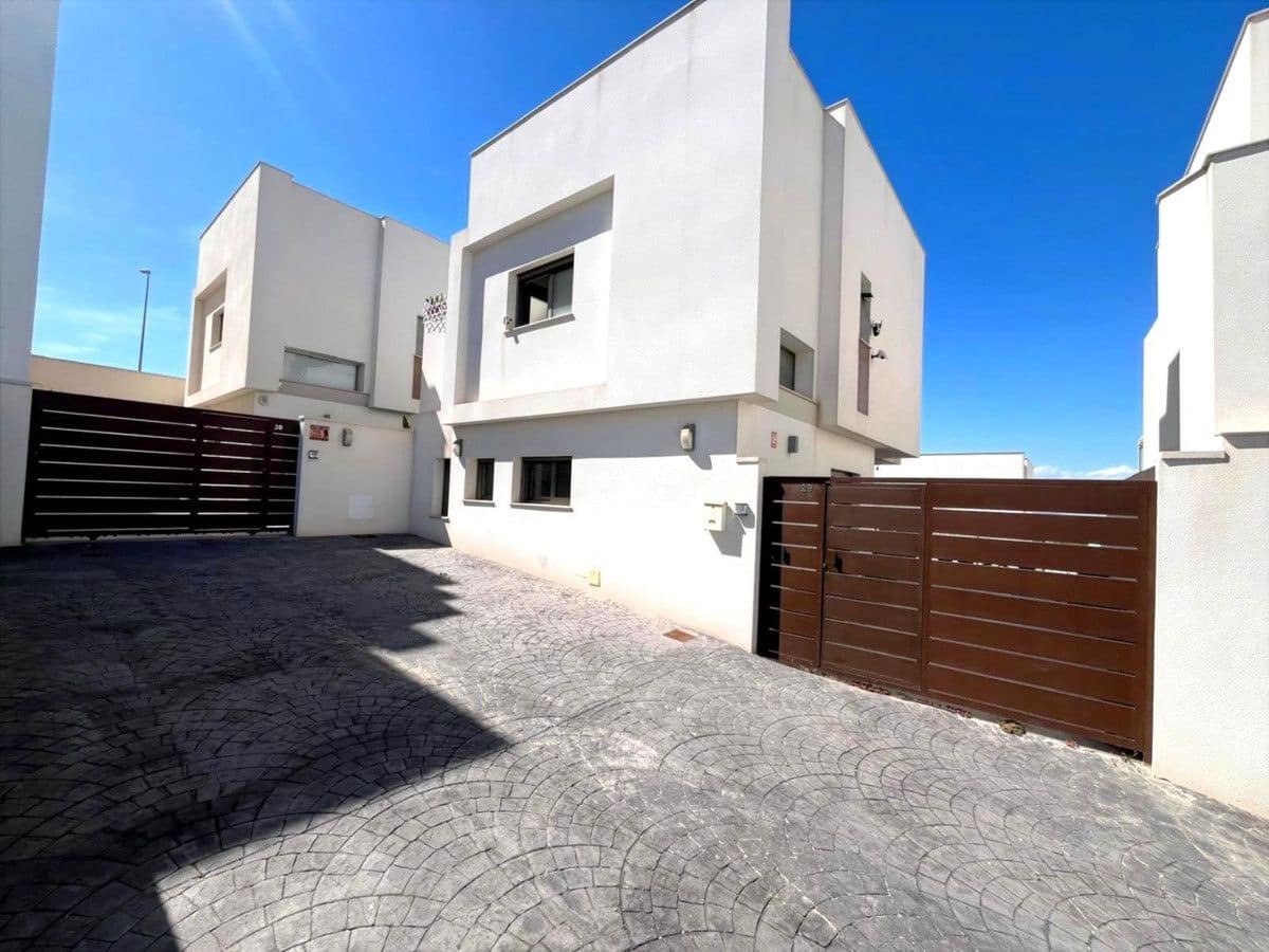 3 bedroom Villa for sale in Orihuela Costa - € 469,000 (Ref: 10028197)
