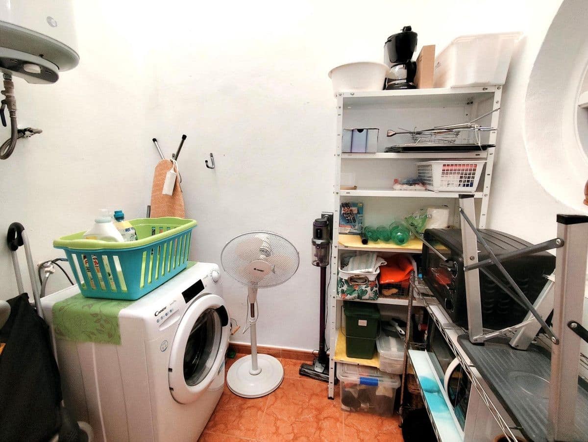Chalet de 4 habitaciones en La Zenia en venta con piscina - 280.000 € (Ref: 10028198)