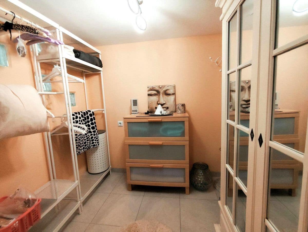 Chalet de 4 habitaciones en La Zenia en venta con piscina - 280.000 € (Ref: 10028198)