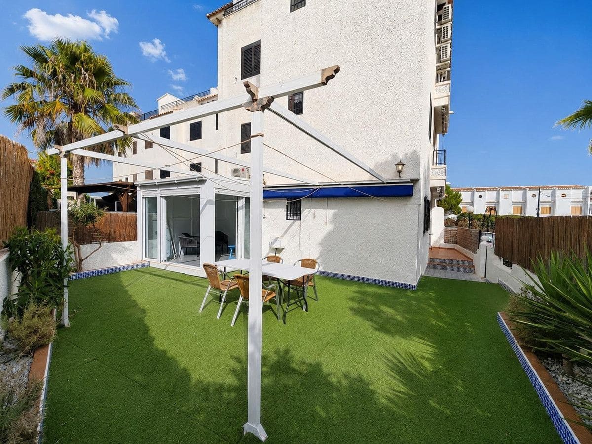 2 bedroom Villa for sale in Cabo Roig - € 225,000 (Ref: 10028200)