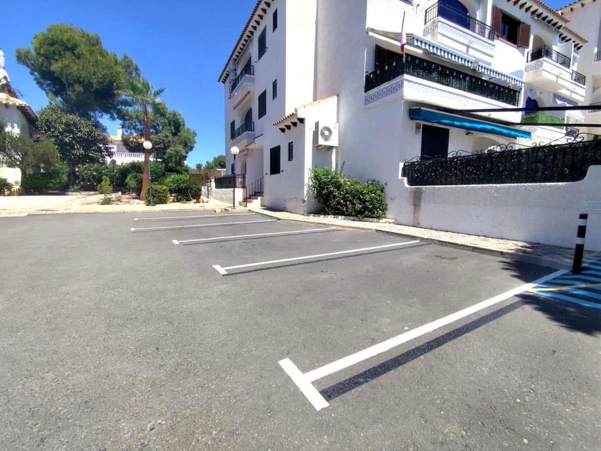 2 bedroom Villa for sale in Cabo Roig - € 225,000 (Ref: 10028200)