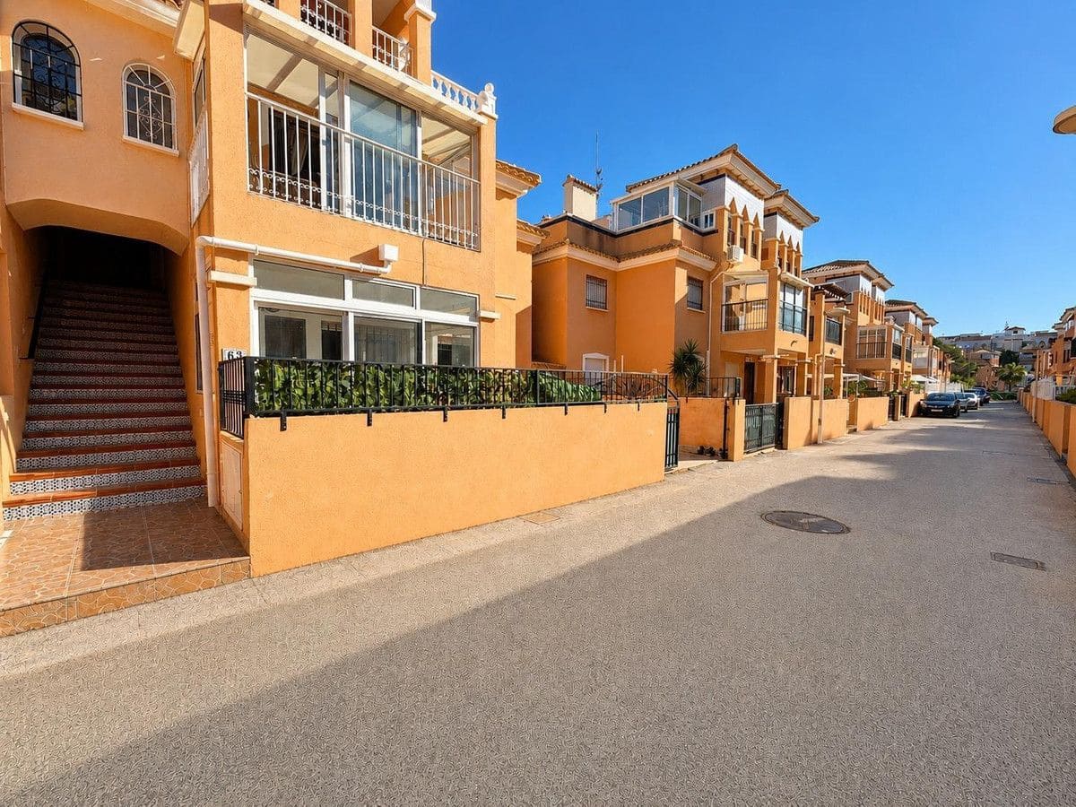 2 makuuhuone Huoneisto myytävänä paikassa Playa Flamenca - 149 000 € (Ref: 10028201)