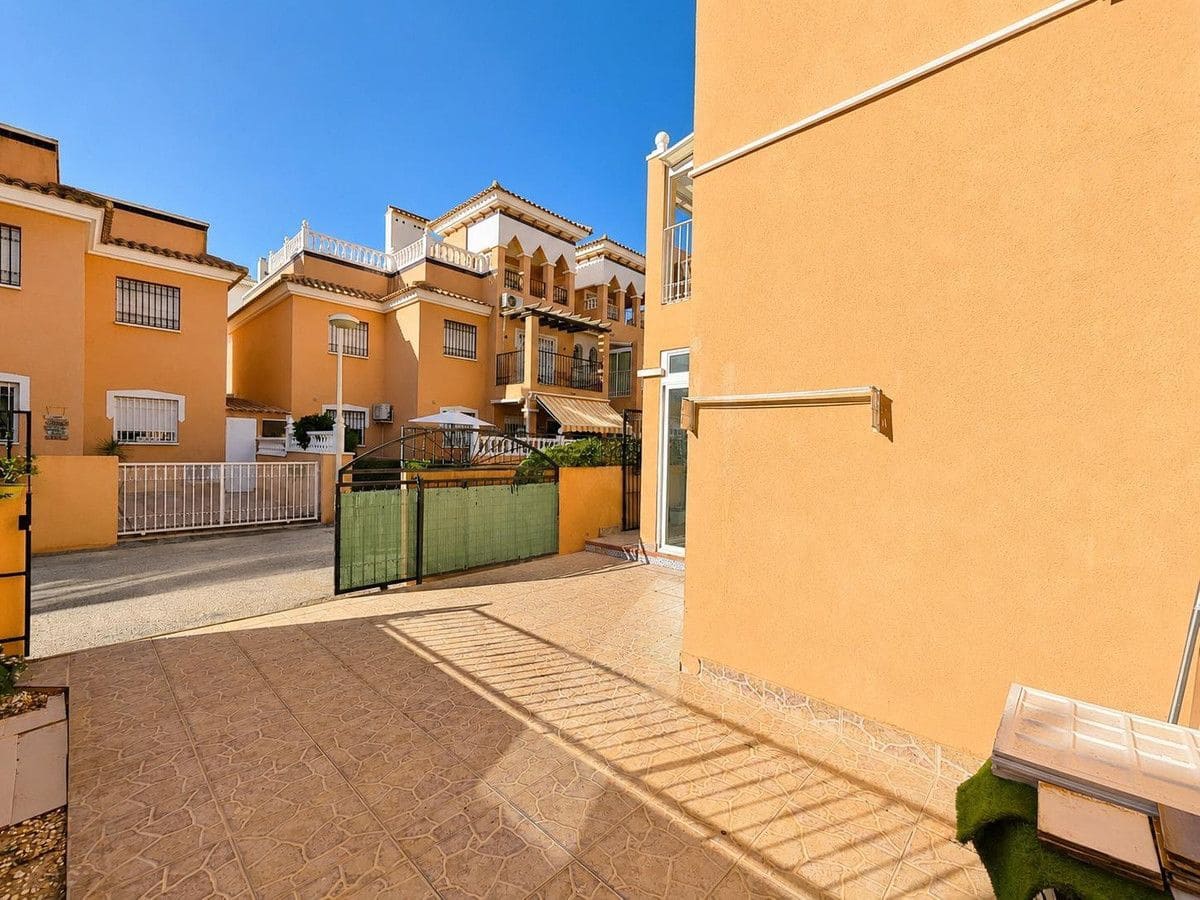 2 makuuhuone Huoneisto myytävänä paikassa Playa Flamenca - 149 000 € (Ref: 10028201)