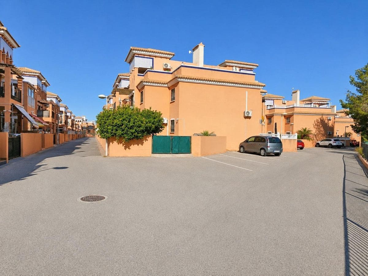 2 makuuhuone Huoneisto myytävänä paikassa Playa Flamenca - 149 000 € (Ref: 10028201)