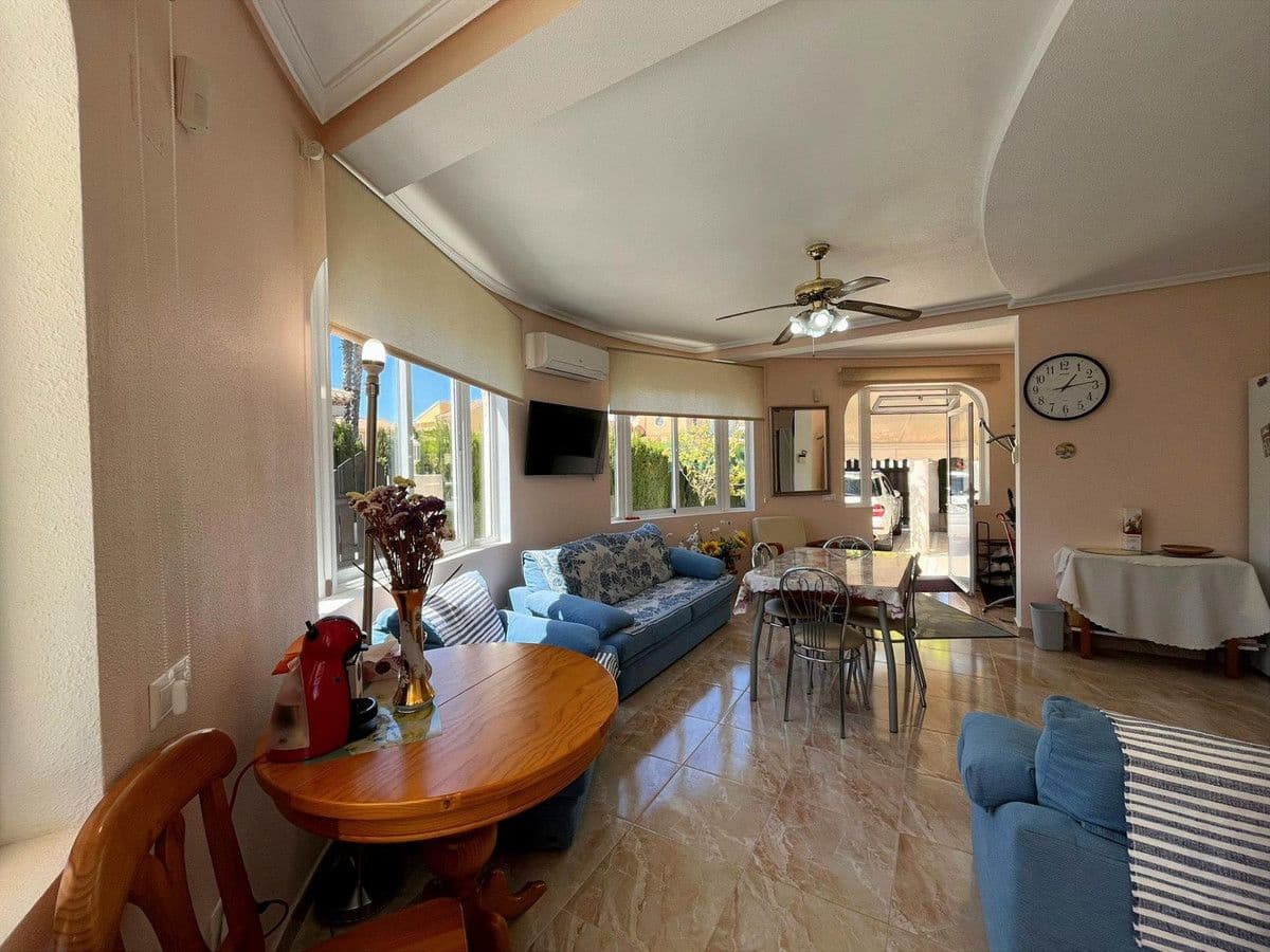 3 chambre Villa/Maison à vendre à Playa Flamenca - 555 000 € (Ref: 10028202)