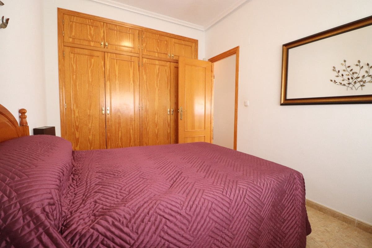 Chalet de 3 habitaciones en Los Montesinos en venta con piscina - 220.000 € (Ref: 10028209)