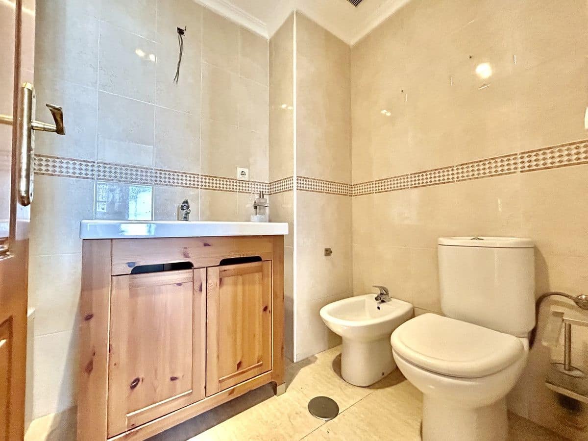 2 bedroom Apartment for sale in Torrevieja - € 143,500 (Ref: 10028225)