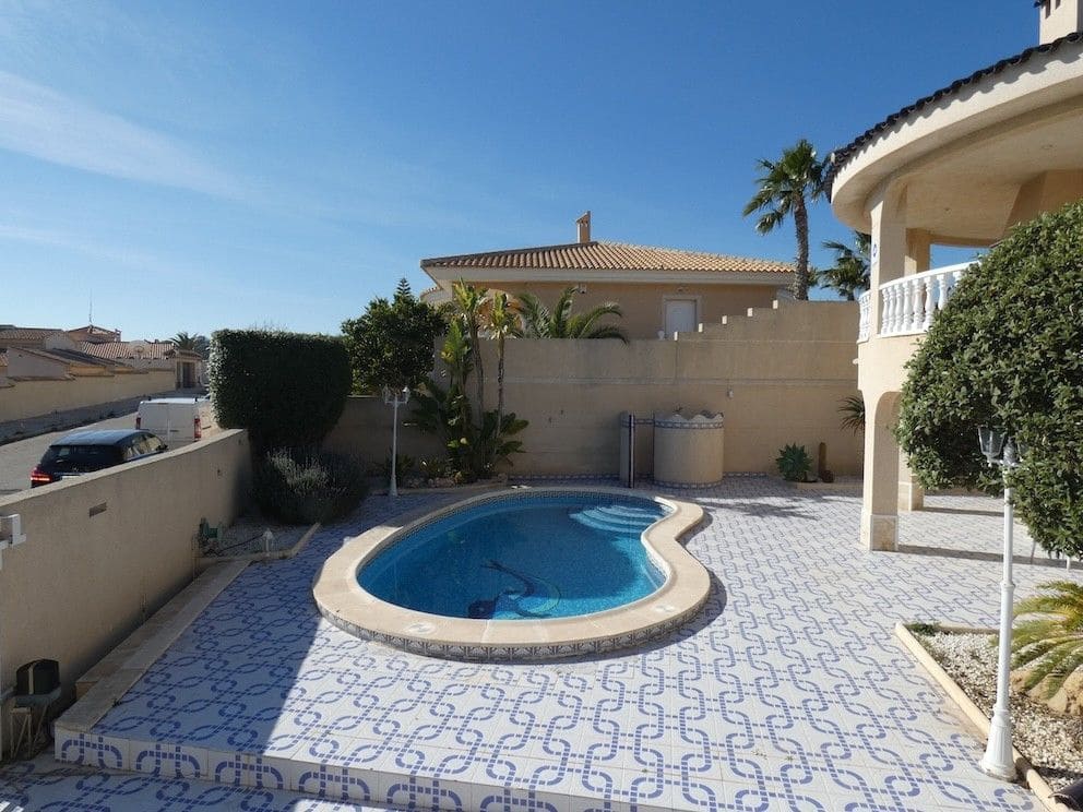 4 bedroom Villa for sale in Rojales - € 649,000 (Ref: 10028241)