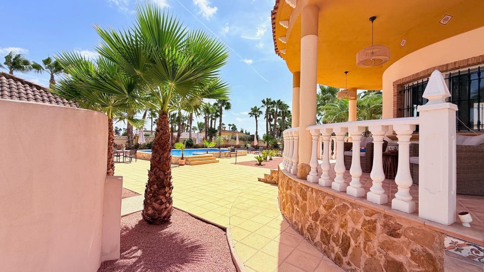 3 bedroom Villa for sale in Catral with pool - € 430,000 (Ref: 10028242)