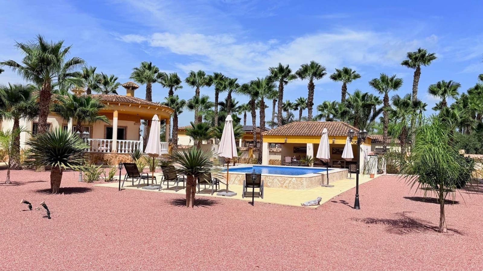 3 bedroom Villa for sale in Catral with pool - € 430,000 (Ref: 10028242)