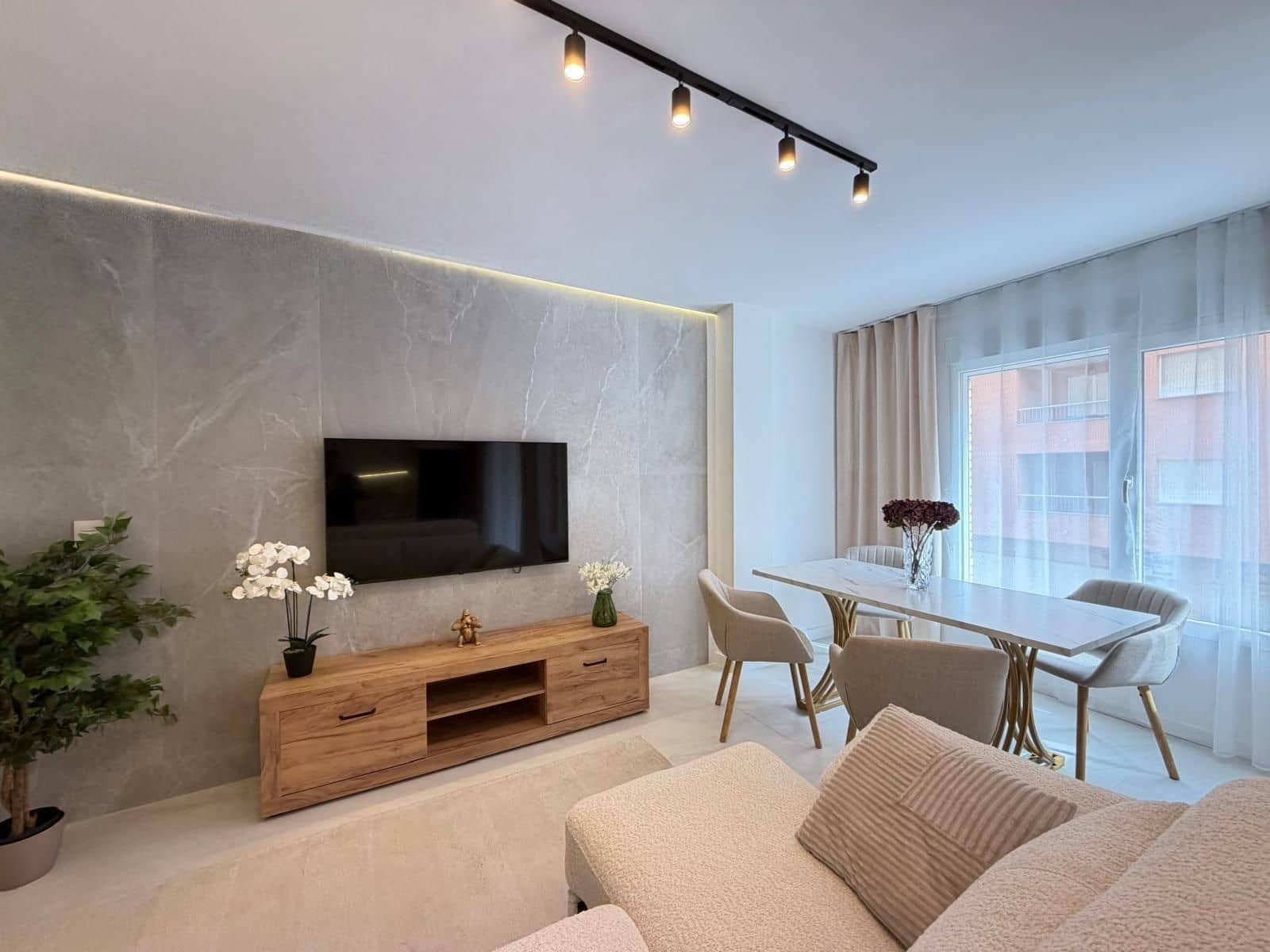 4 makuuhuone Huoneisto myytävänä paikassa Torrevieja - 285 000 € (Ref: 10028244)