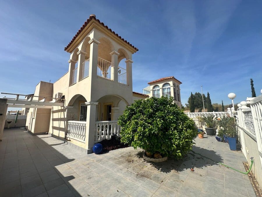 Chalet de 2 habitaciones en Los Montesinos en venta - 225.000 € (Ref: 10028245)