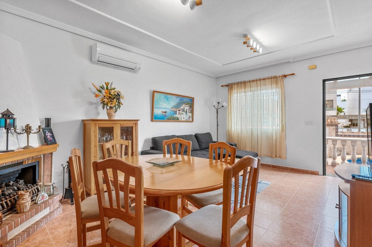 Chalet de 3 habitaciones en Orihuela Costa en venta - 229.000 € (Ref: 10028247)