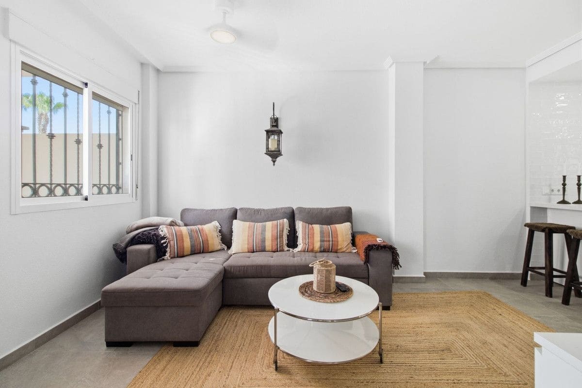 2 sovrum Lägenhet till salu i Orihuela Costa med pool - 198 000 € (Ref: 10028258)