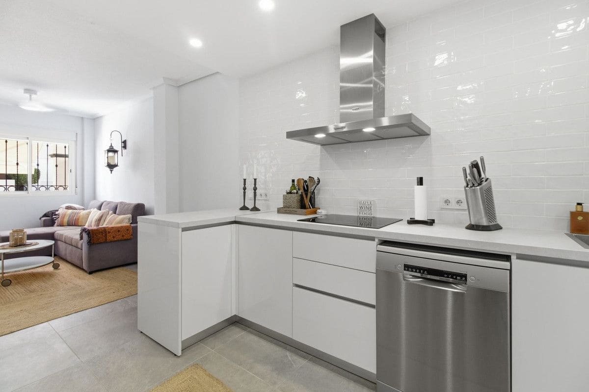 2 sovrum Lägenhet till salu i Orihuela Costa med pool - 198 000 € (Ref: 10028258)