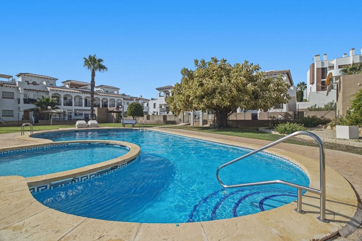 2 sovrum Lägenhet till salu i Orihuela Costa med pool - 198 000 € (Ref: 10028258)