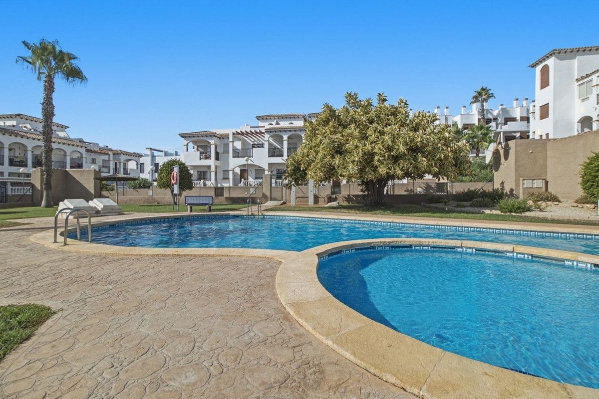 2 sovrum Lägenhet till salu i Orihuela Costa med pool - 198 000 € (Ref: 10028258)
