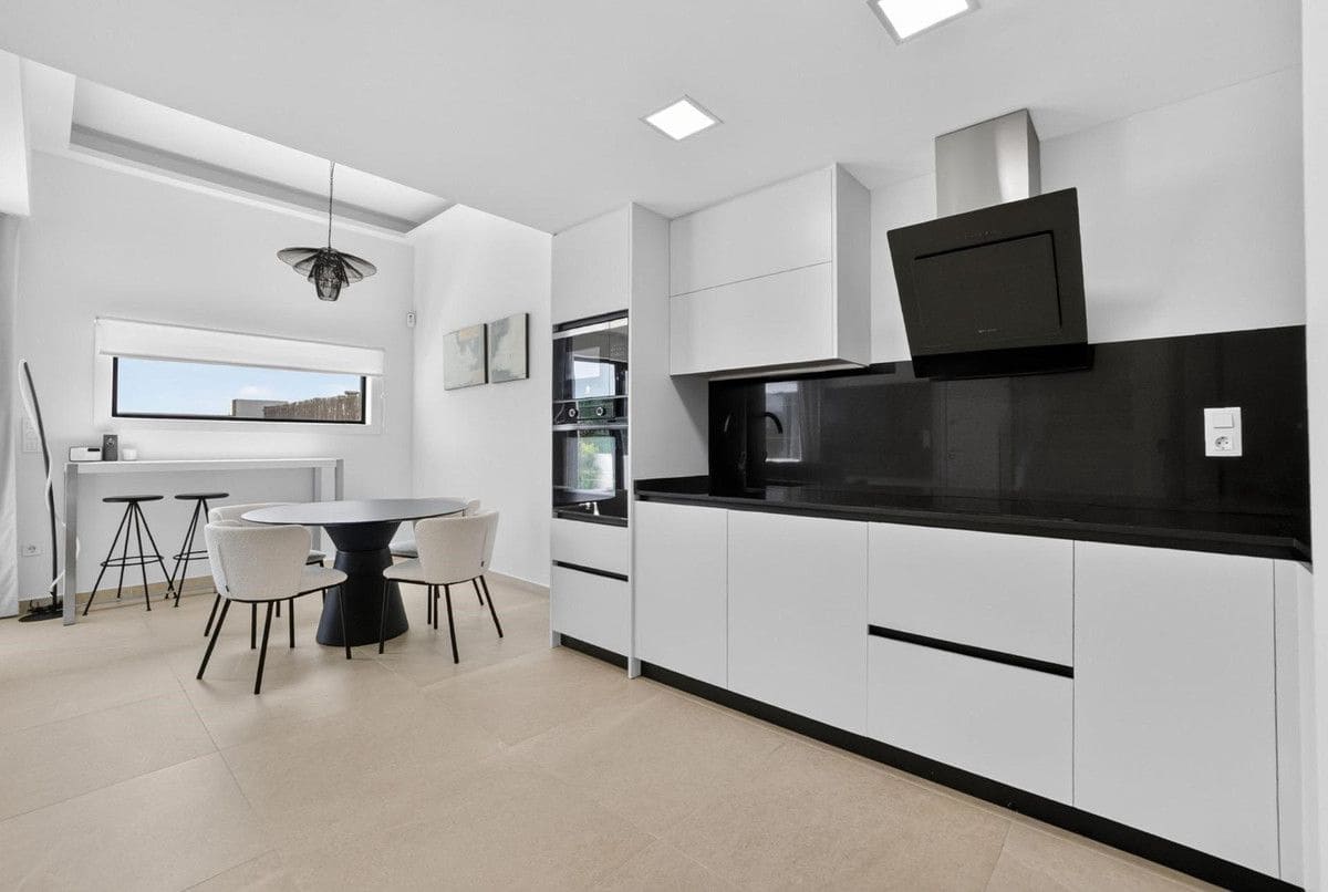 Chalet de 3 habitaciones en El Raso en venta - 450.000 € (Ref: 10028262)