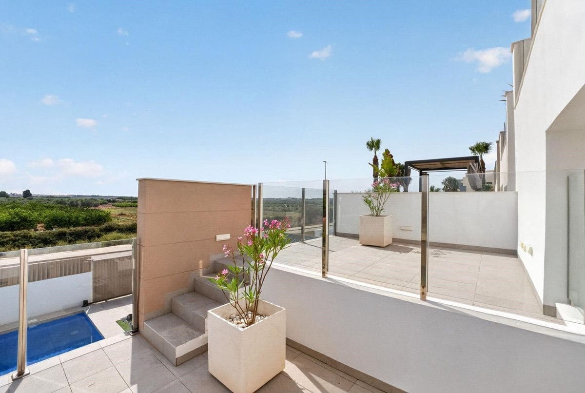 Chalet de 3 habitaciones en El Raso en venta - 450.000 € (Ref: 10028262)