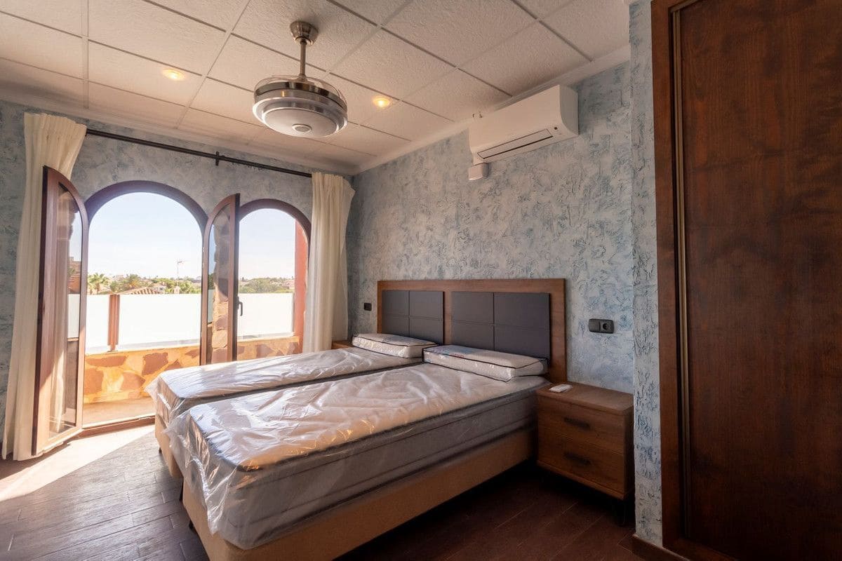 4 camera da letto Villa in vendita in Orihuela Costa - 1.199.000 € (Rif: 10028263)