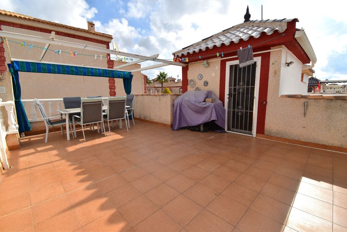 2 makuuhuone Huvila myytävänä paikassa Playa Flamenca mukana uima-altaan - 275 000 € (Ref: 10028271)