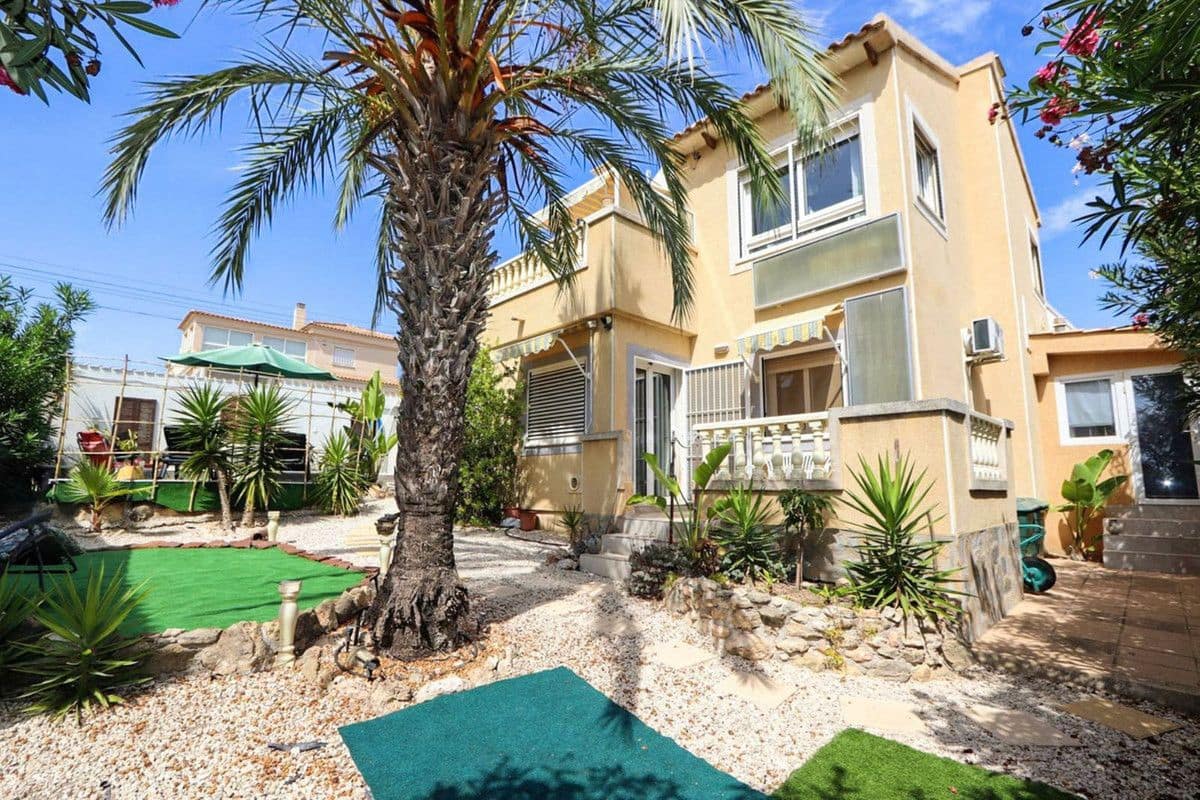 3 sypialnia Willa na sprzedaż w Orihuela Costa z basenem - 349 990 € (Ref: 10028275)