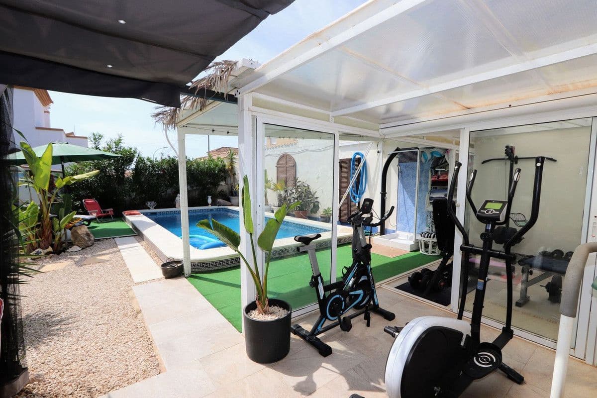 3 sypialnia Willa na sprzedaż w Orihuela Costa z basenem - 349 990 € (Ref: 10028275)