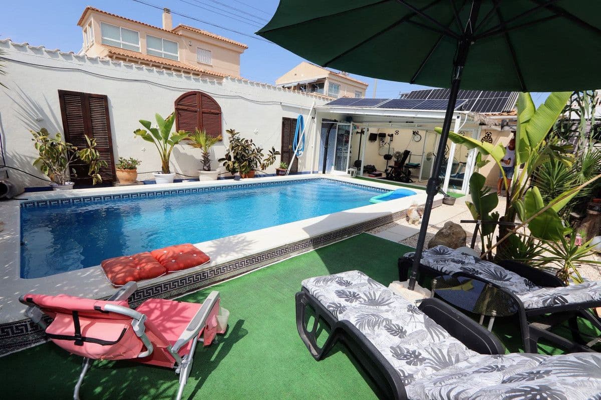 3 sypialnia Willa na sprzedaż w Orihuela Costa z basenem - 349 990 € (Ref: 10028275)